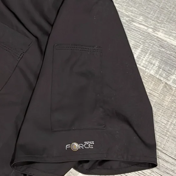 Carhartt Scrub Tops - Picture 4 of 5